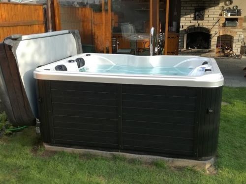 Vířivka na zahradě Pacov