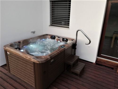 Vířivka na venkovní terase Tišnov