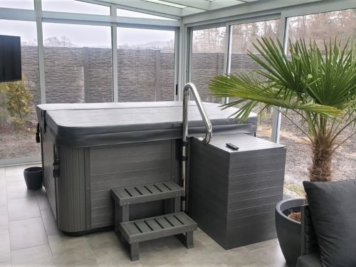 Vířivka v zimní zahradě Loket u Sokolova